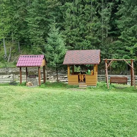 крайня хата Synevyrsʼka Polyana