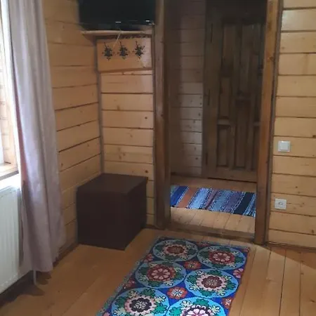فندق крайня хата Synevyrsʼka Polyana