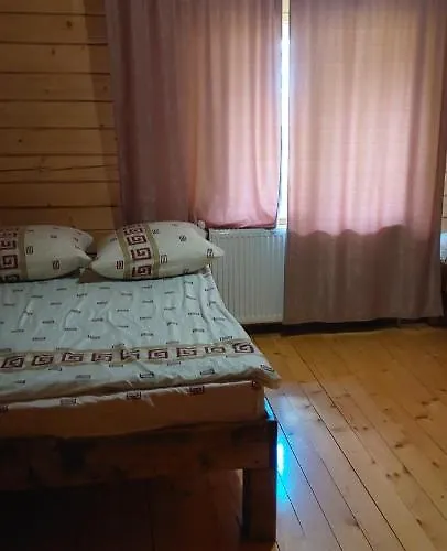 крайня хата * Synevyrsʼka Polyana